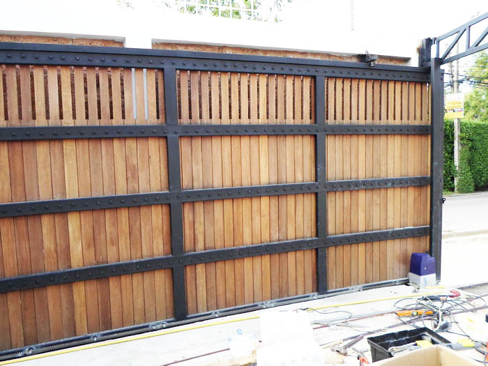 บริษัท แด็ด ออโต้ดอร์ จำกัด 